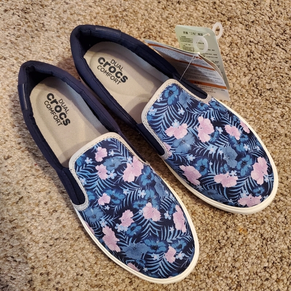 CROCS Shoes - Crocs Citilane Twill Graphic Slip On Sneakers 6